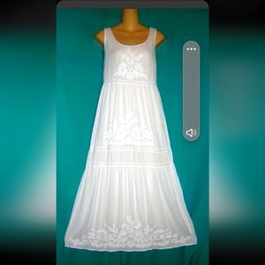 Euc Maxi white embroidered cotton